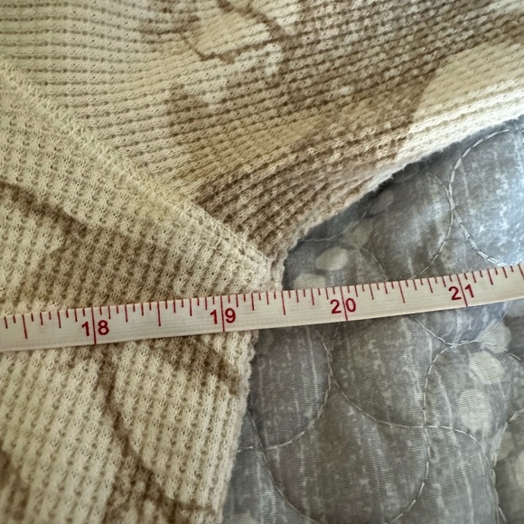 TNA Aritzia Thermal Zip Camo Print Hoodie - Picture 9 of 9